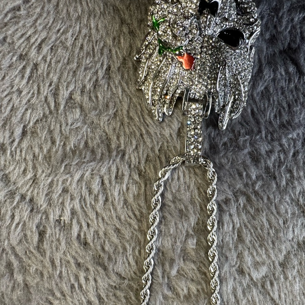 Silver crystal  Skull Pendant - Picture 5 of 11